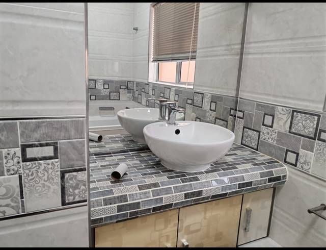 3 BEDROOM DUPLEX FOR SALE IN ESCOMBE